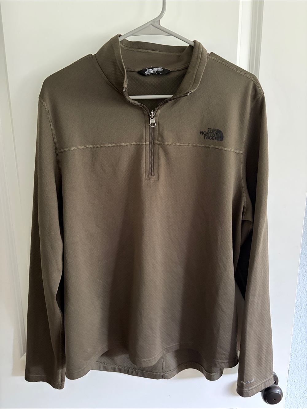 The North Face Men's Olive Green / Brown Quarter-Zip Fall Pullover